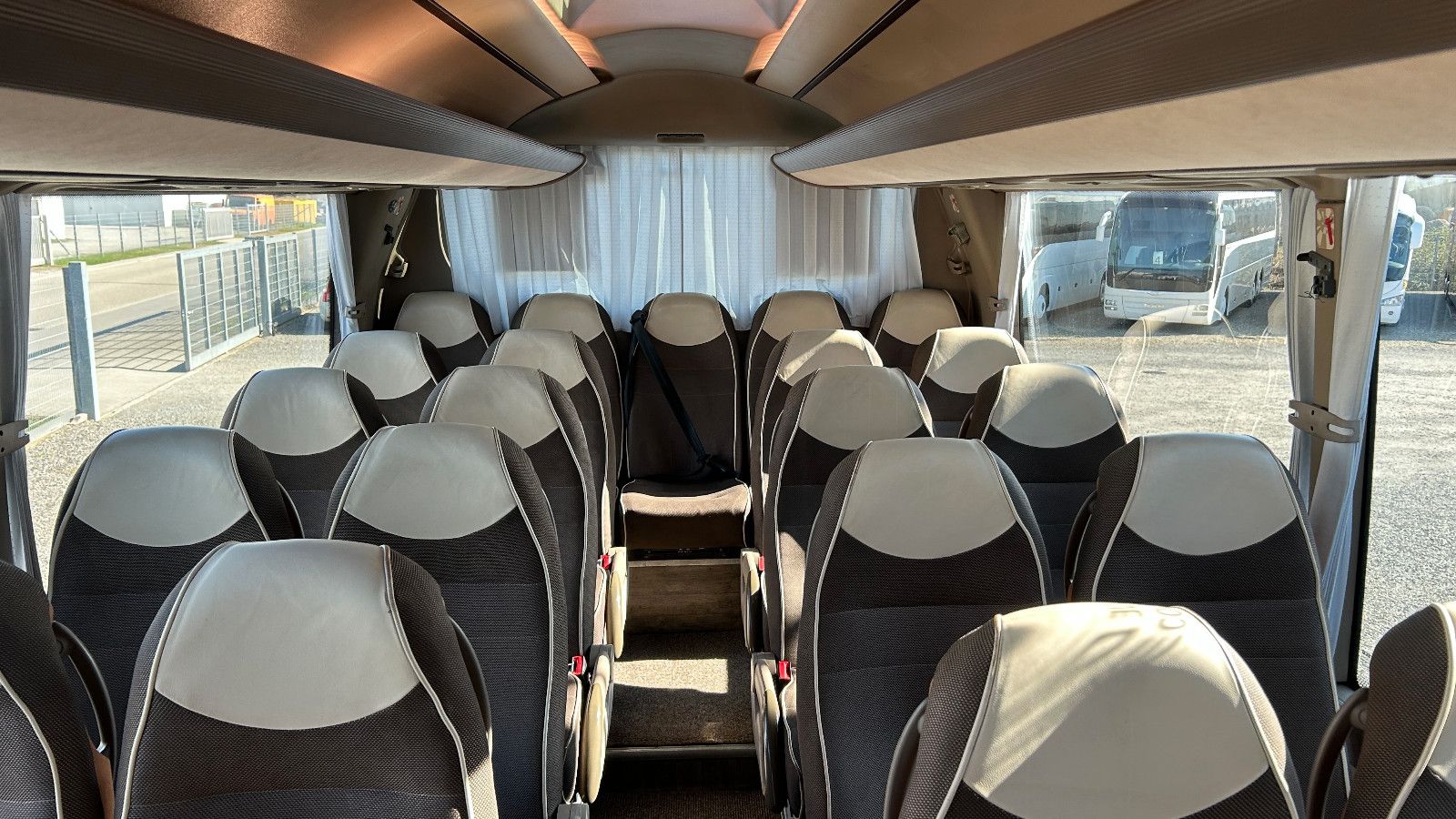 Fahrzeugabbildung Iveco Magelys HD EURO 6 61 Sitze