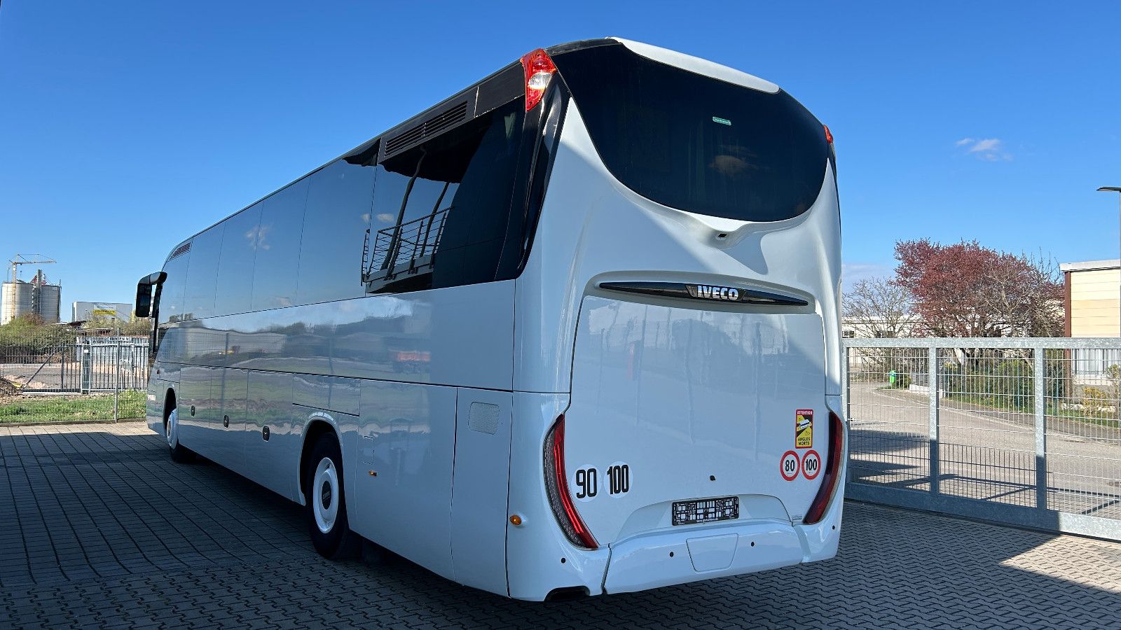 Fahrzeugabbildung Iveco Magelys HD EURO 6 61 Sitze