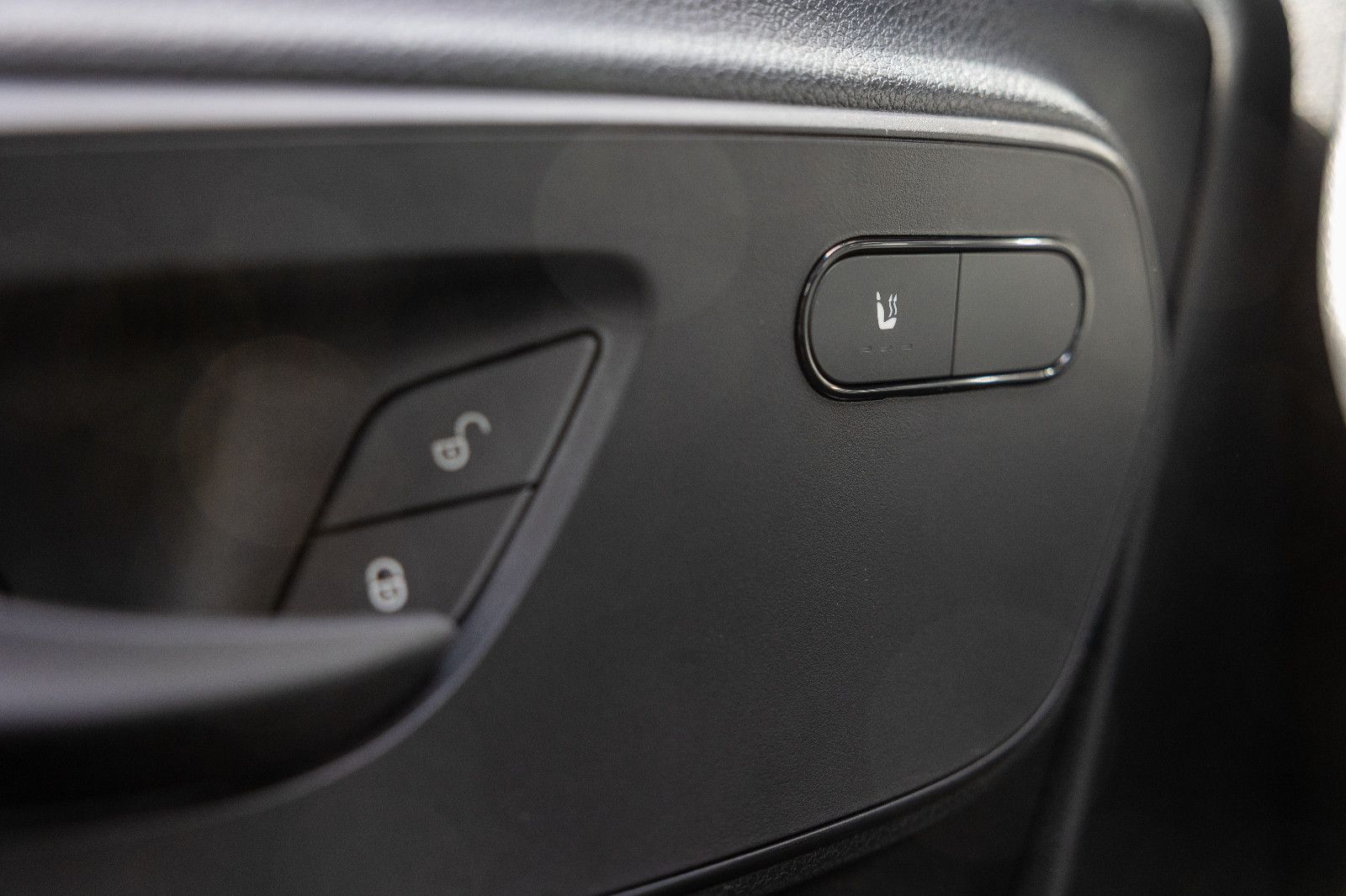 Fahrzeugabbildung Mercedes-Benz Sprinter ECO+ 517 GSR2 LED AHK 13 kW AC 21+1+1