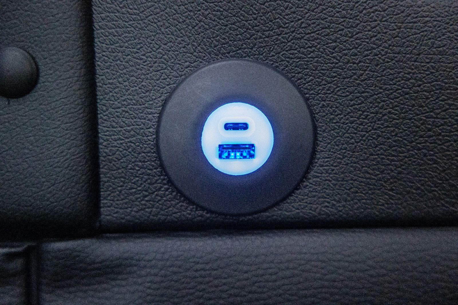 Fahrzeugabbildung Mercedes-Benz Sprinter ECO+ 517 GSR2 LED AHK 13 kW AC 21+1+1