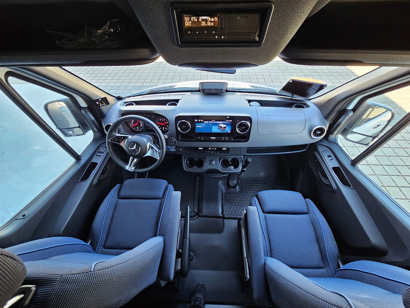 Fahrzeugabbildung Mercedes-Benz Sprinter ECO+ 517 GSR2 LED AHK 13 kW AC 21+1+1