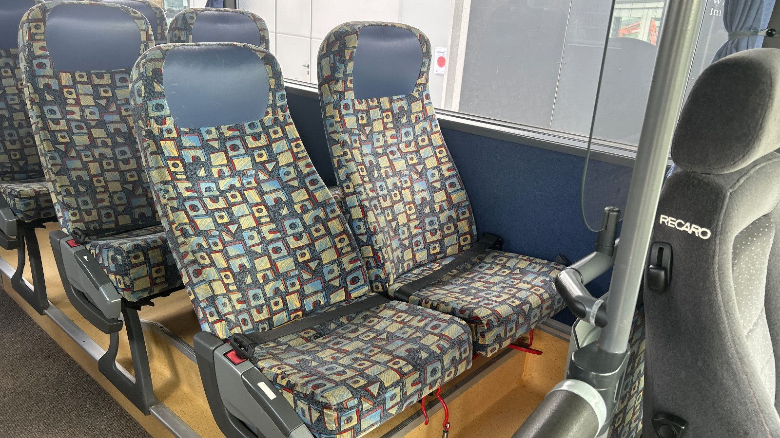 Fahrzeugabbildung Setra 317 UL 59 Plätze Klima