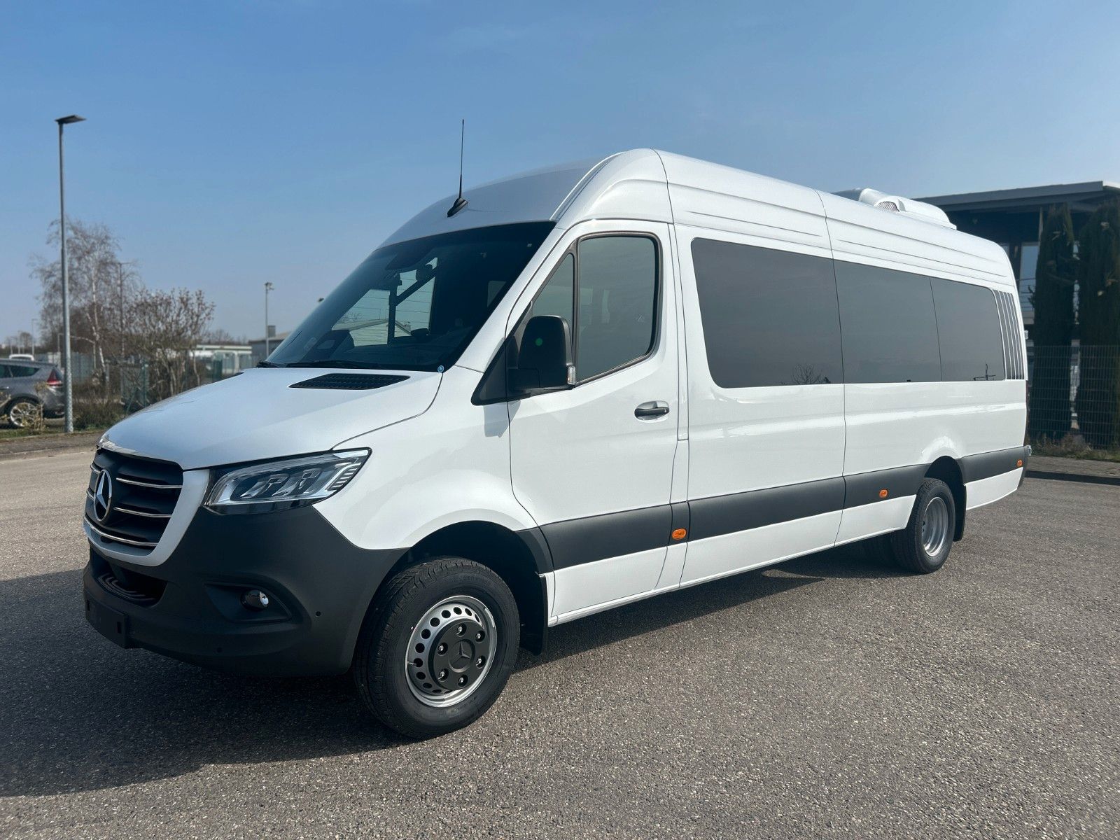 Fahrzeugabbildung Mercedes-Benz Sprinter MULTI 517 GSR2 LED AHK 13 kW Klima 20+1