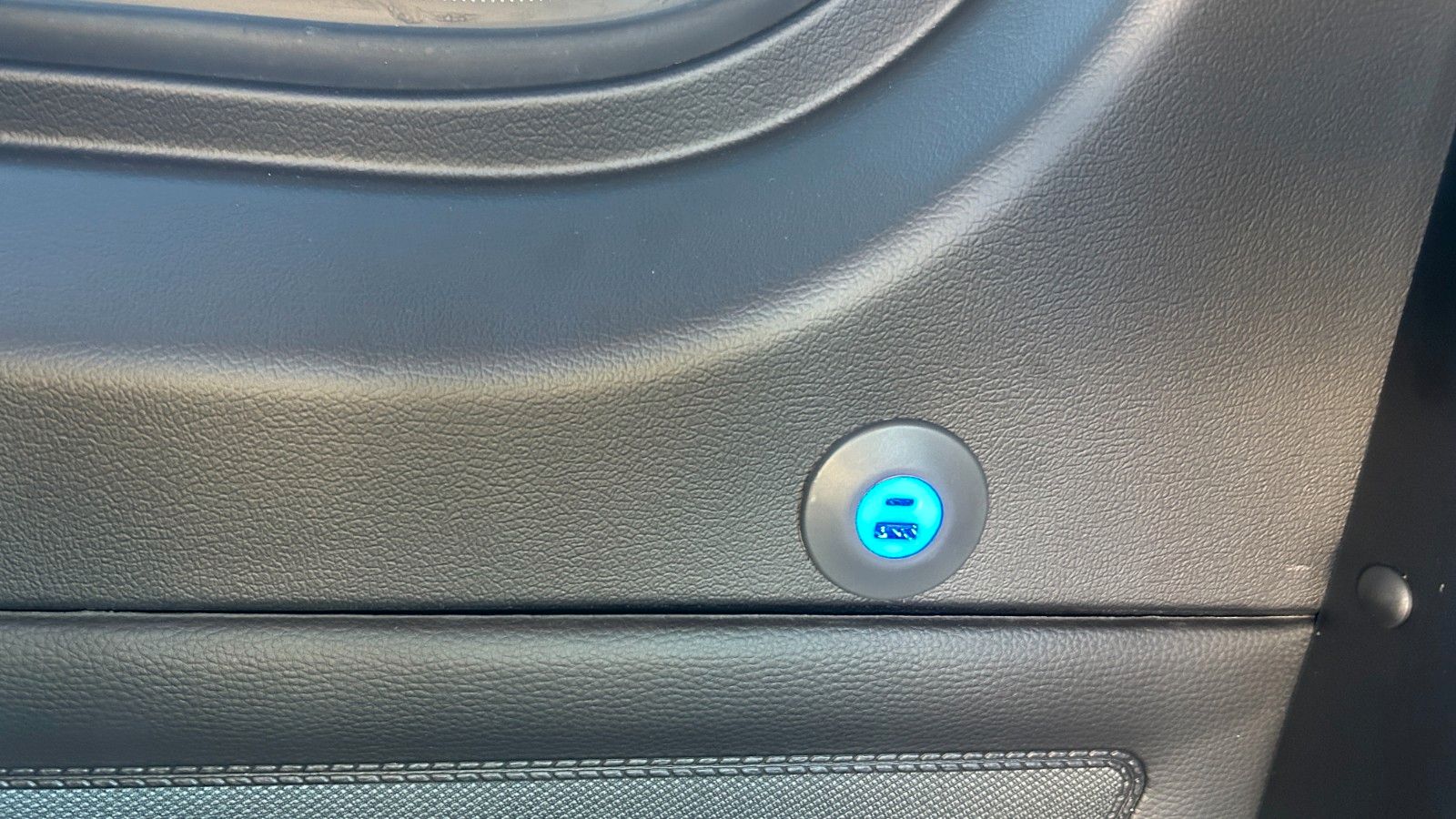 Fahrzeugabbildung Mercedes-Benz Sprinter ECO 517 GSR2 LED 13 kW Klima 21+1+1
