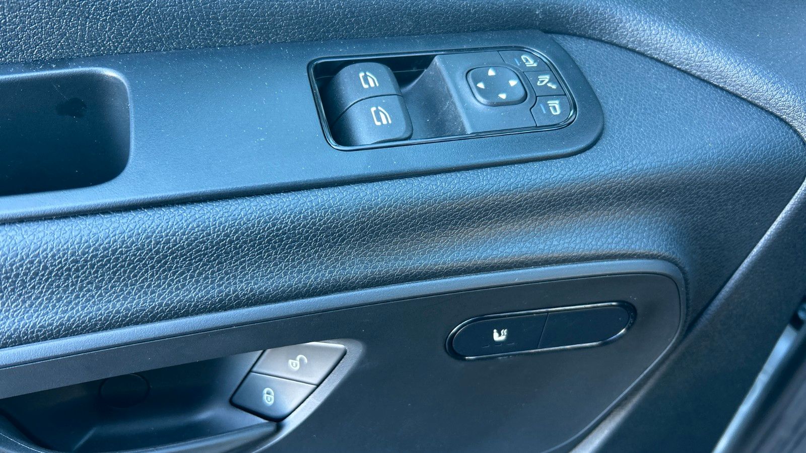 Fahrzeugabbildung Mercedes-Benz Sprinter ECO 517 GSR2 LED 13 kW Klima 21+1+1