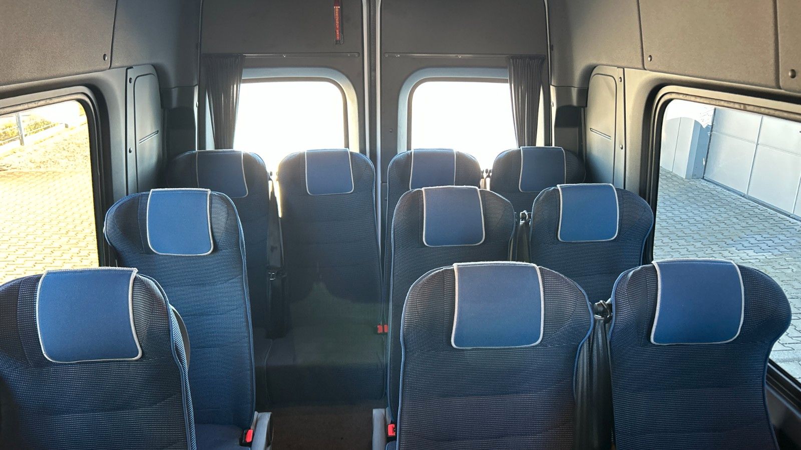 Fahrzeugabbildung Mercedes-Benz Sprinter ECO 517 GSR2 LED 13 kW Klima 21+1+1