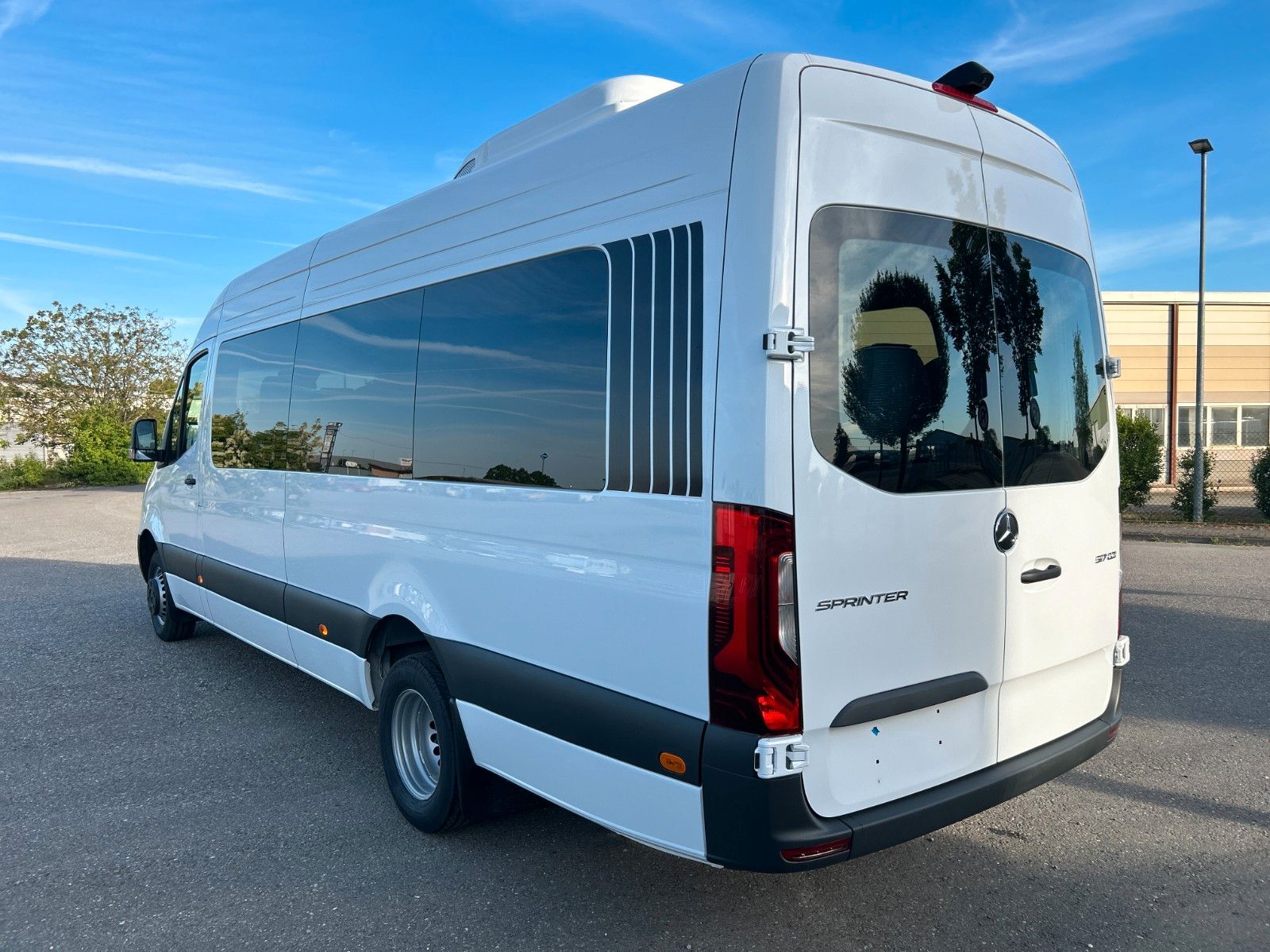 Fahrzeugabbildung Mercedes-Benz Sprinter ECO 517 GSR2 LED 13 kW Klima 21+1+1