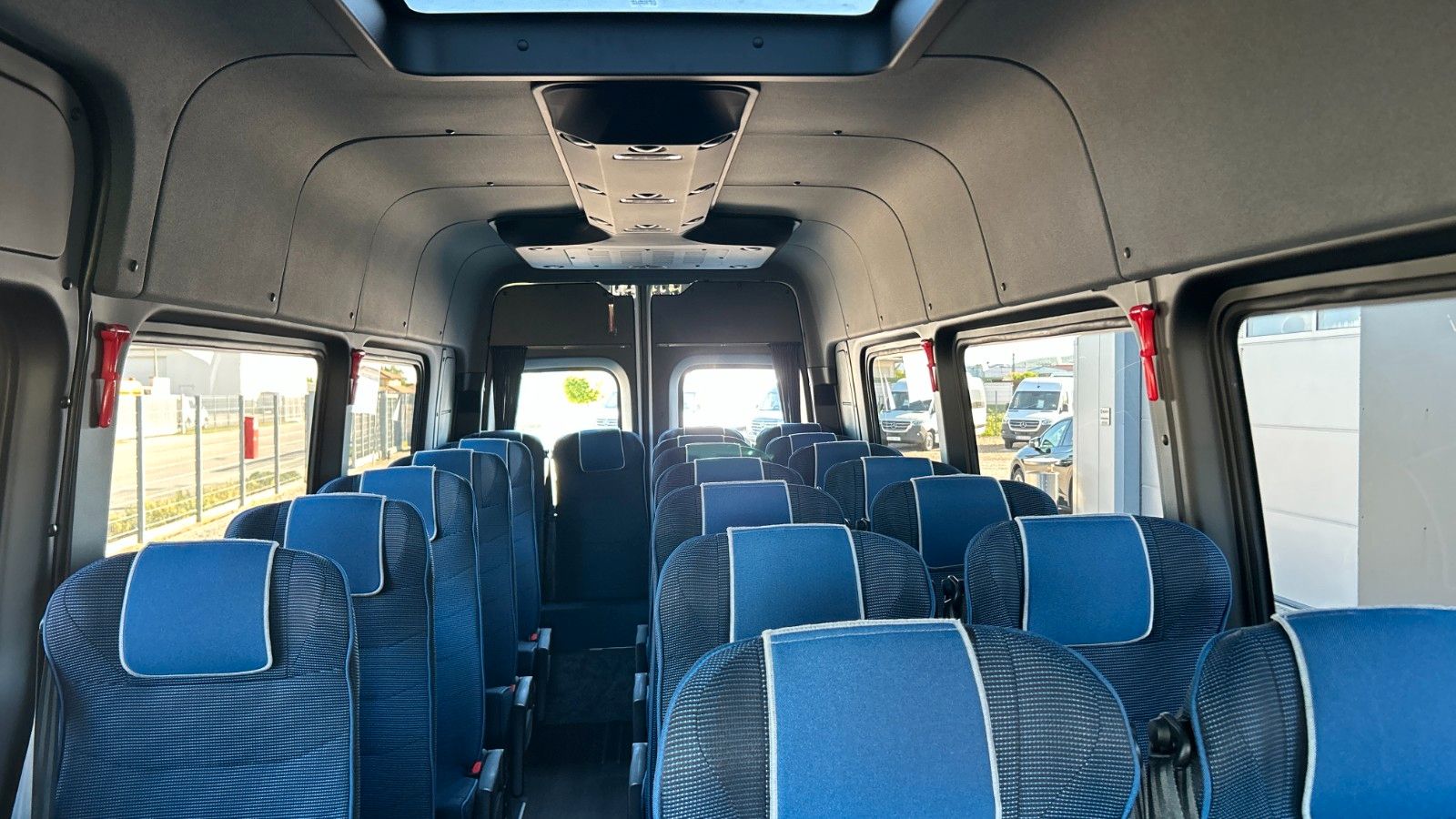 Fahrzeugabbildung Mercedes-Benz Sprinter ECO 517 GSR2 LED 13 kW Klima 21+1+1