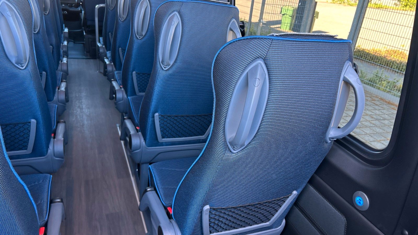 Fahrzeugabbildung Mercedes-Benz Sprinter ECO 517 GSR2 LED 13 kW Klima 21+1+1